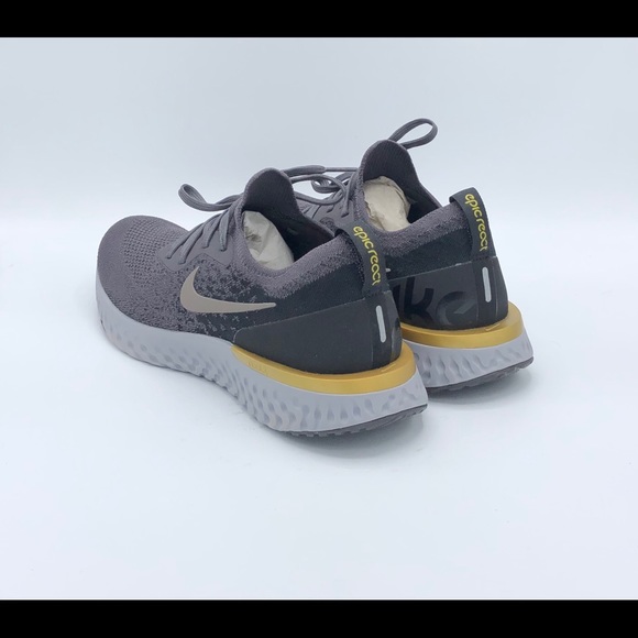 Nike Epic React Flyknit Men's Running Shoe - Picture 6 of 8
